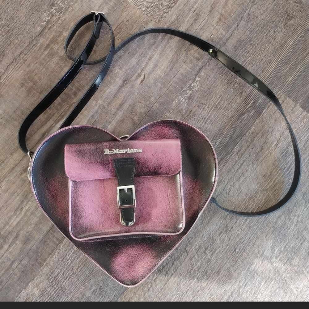 Doctor Martens Distressed Heart Backpack in BLACK/FONDANT PINK
